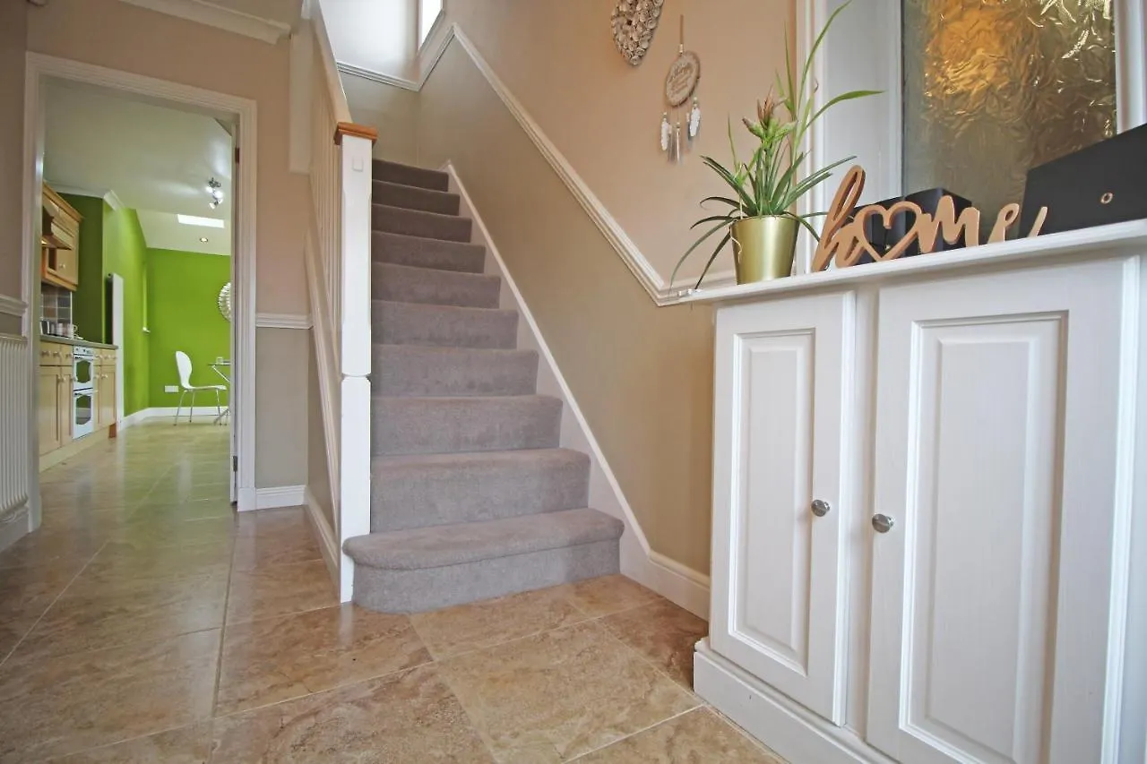 Holiday home Queens Road - Luxury Spacious Home In Chester Christleton