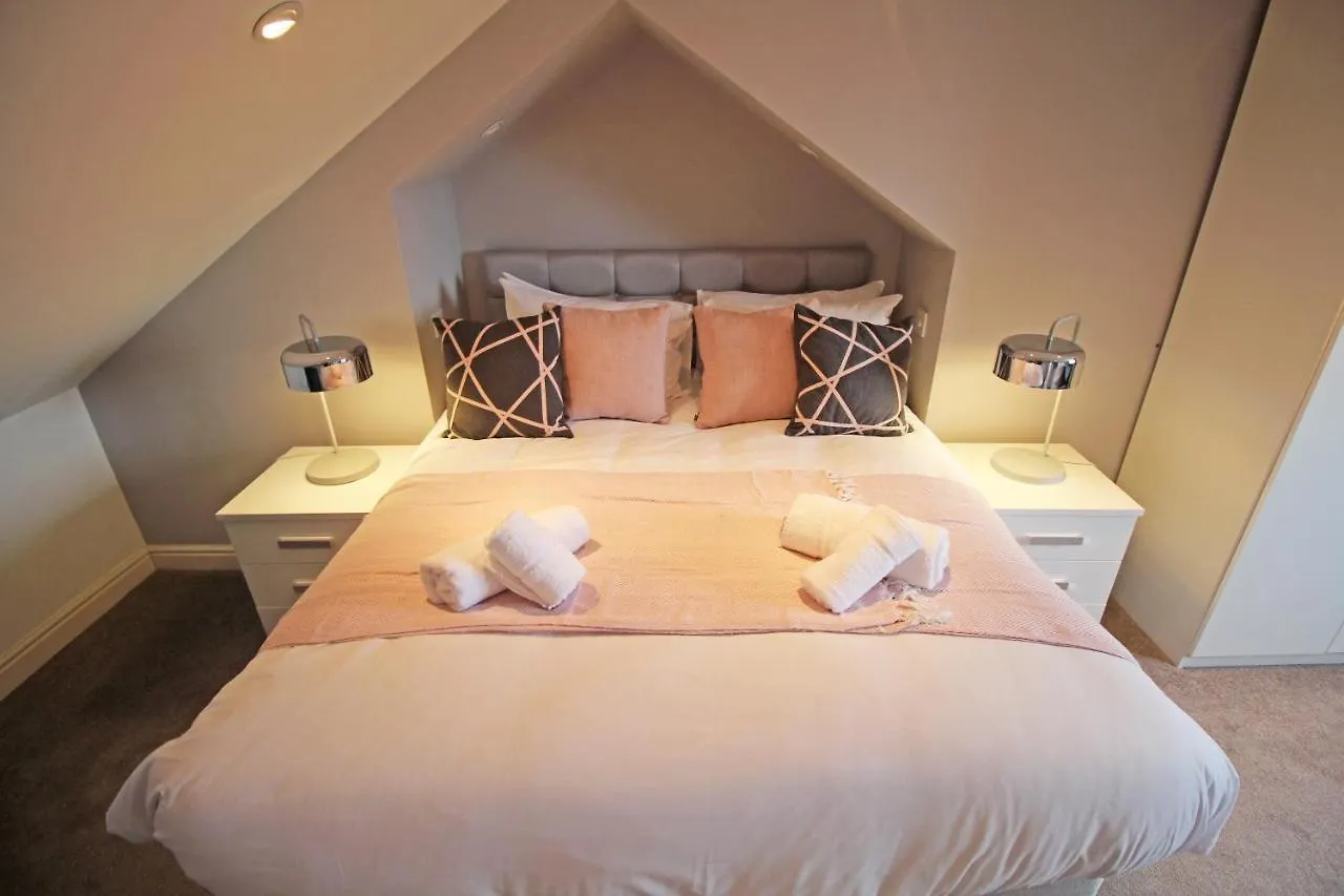 Queens Road - Luxury Spacious Home In Chester Christleton 0*,