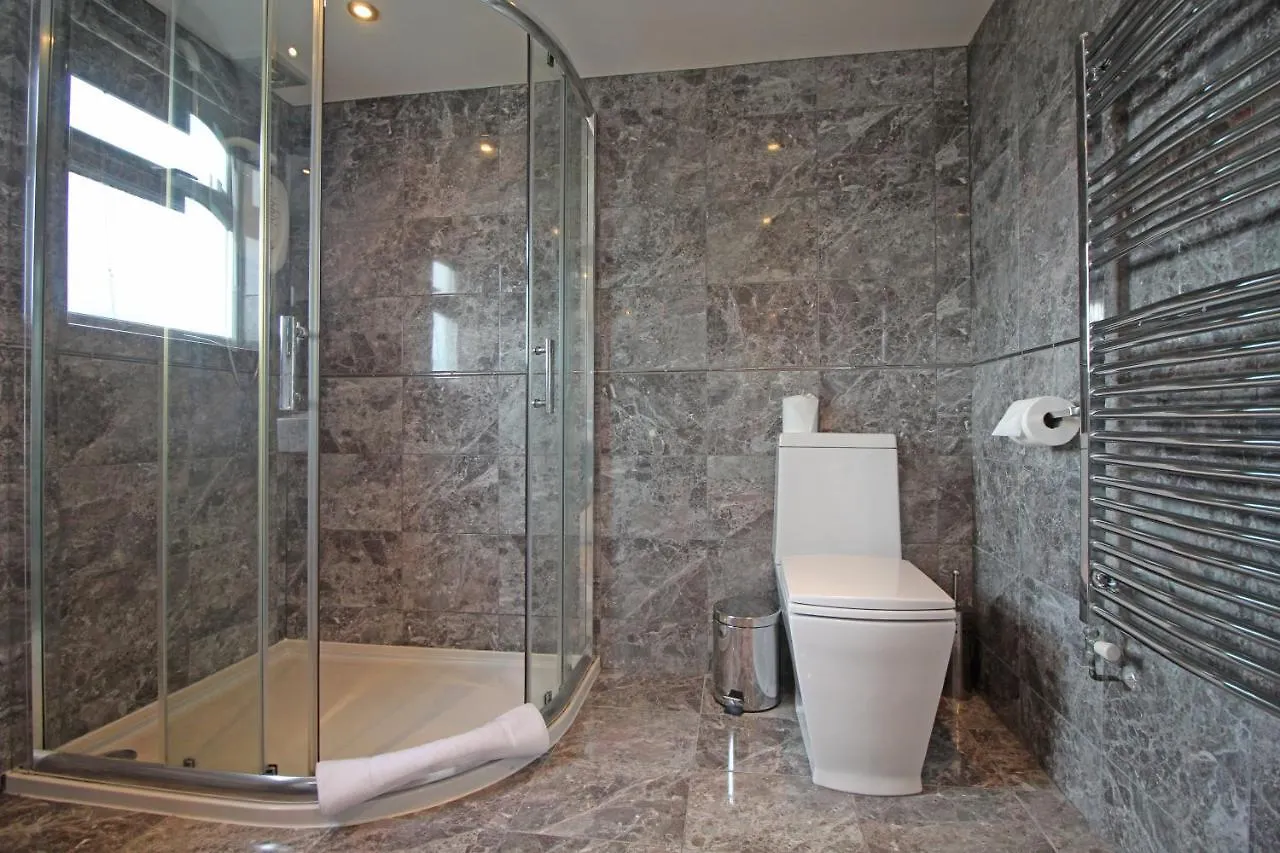 Holiday home Queens Road - Luxury Spacious Home In Chester Christleton