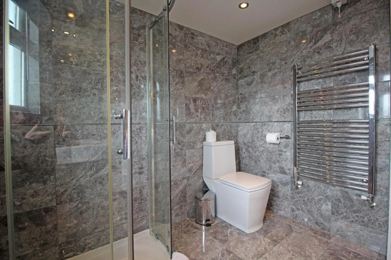 Holiday home Queens Road - Luxury Spacious Home In Chester Christleton